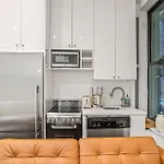 Charming Midtown 3Bd 1 Bath Near Times Square & Central Park
