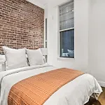 Charming Midtown 3Bd 1 Bath Near Times Square & Central Park
