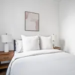 Charming Midtown 3Bd 1 Bath Near Times Square & Central Park