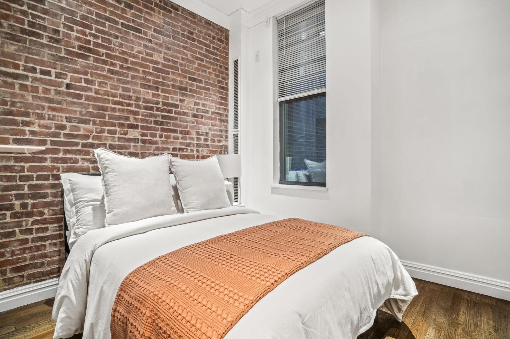 Charming Midtown 3bd 1 Bath Near Times Square & Park Apartment *