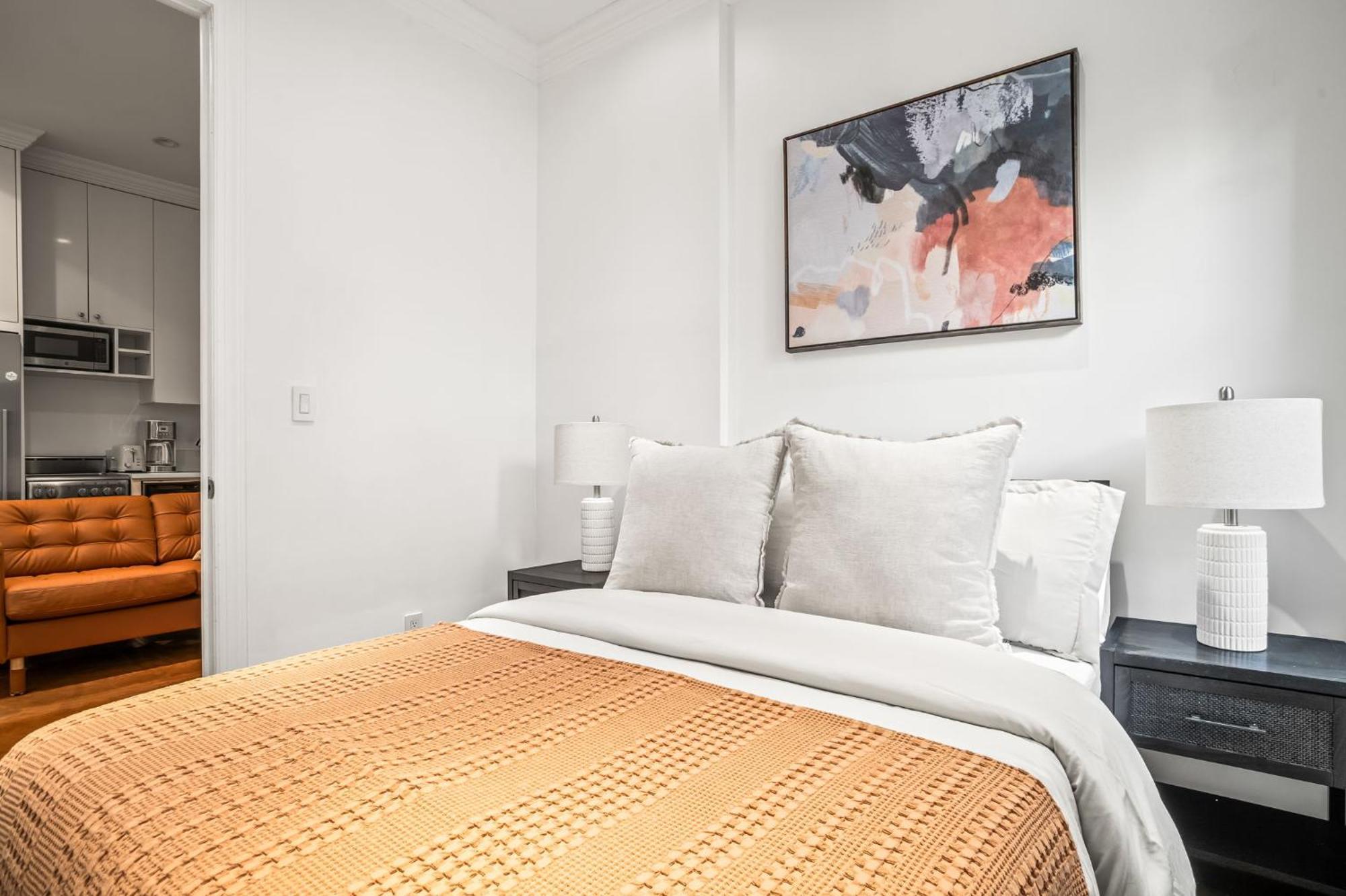 Charming Midtown 3bd 1 Bath Near Times Square & Park Apartment *